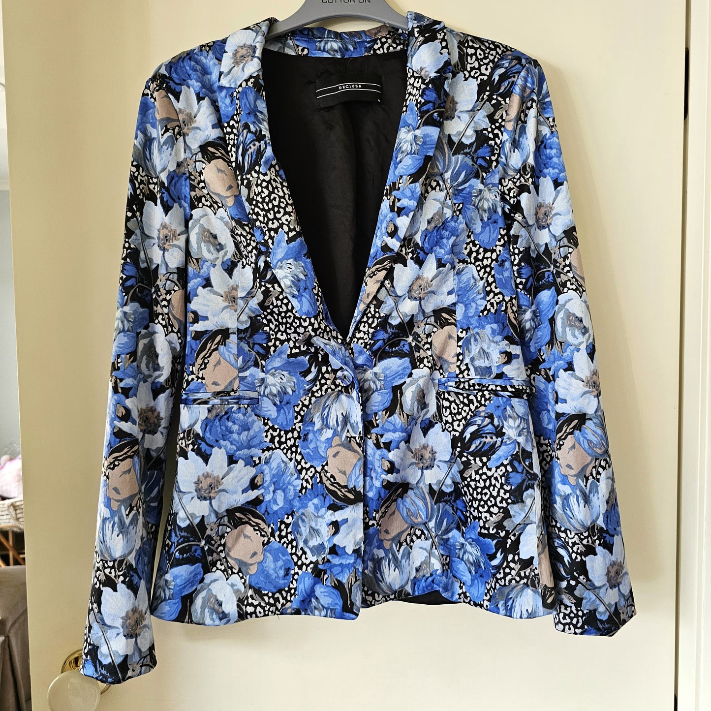 Decjuba Floral Jacket