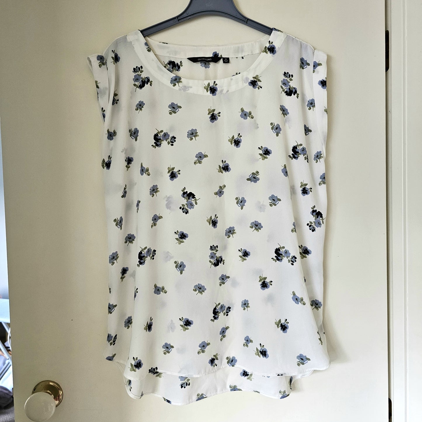 Glassons White & Blue Floral Top